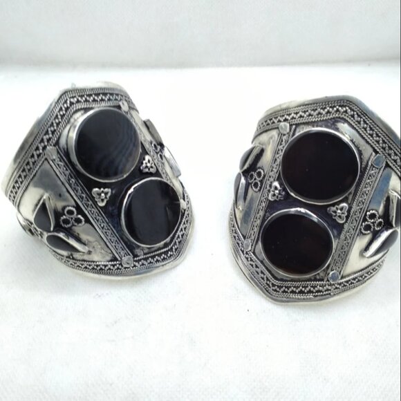 Single Afghan Black Stone Cuff Bracelet Set: Vintage Silver-Tone Boho Jewelry - Picture 8 of 15